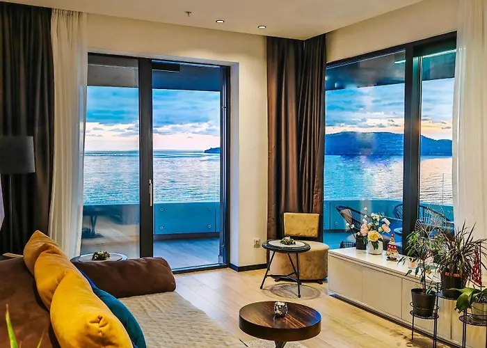 Beachfront Luxury Apartment