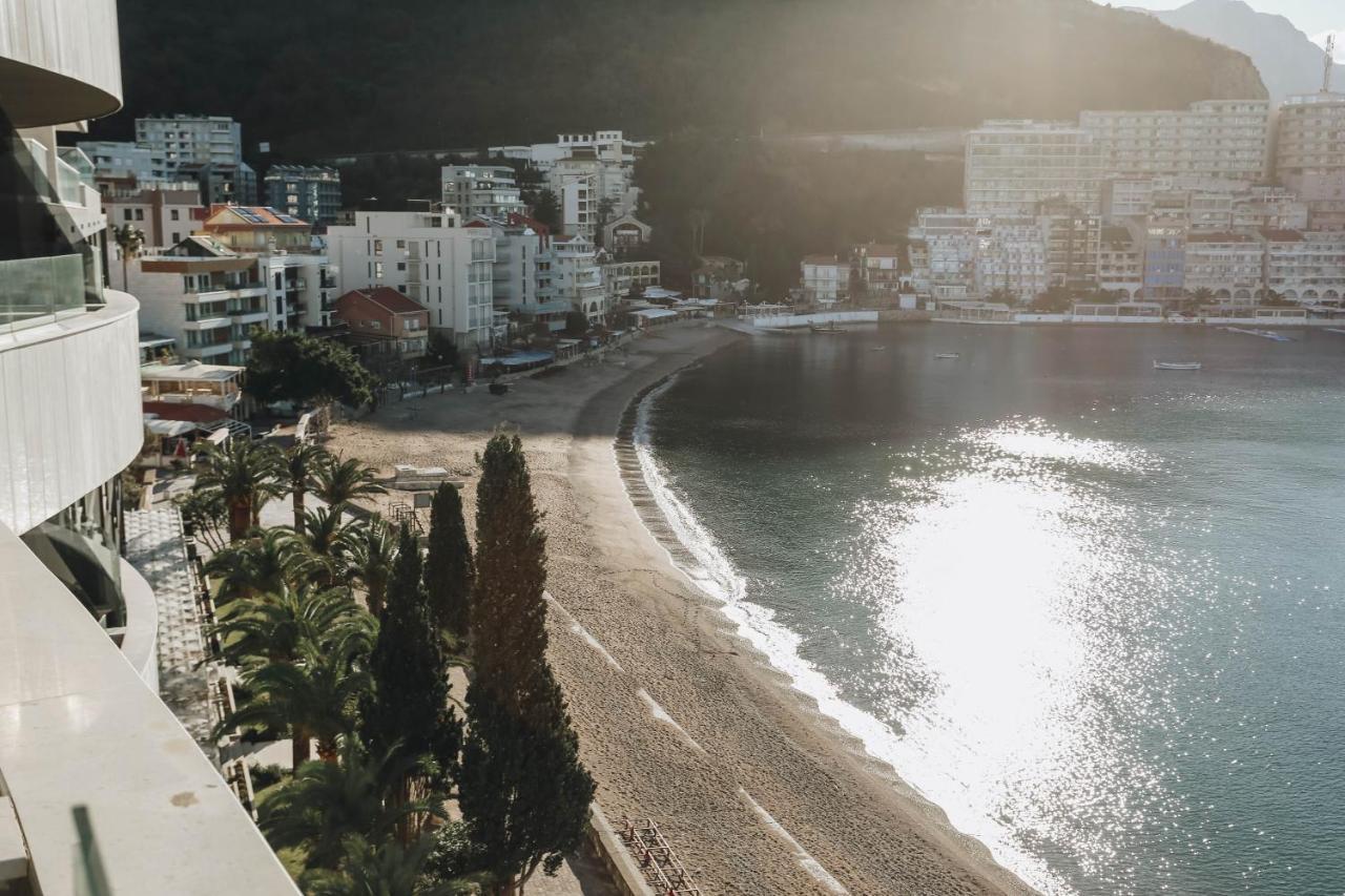 Beachfront Luxury Apartment Budva