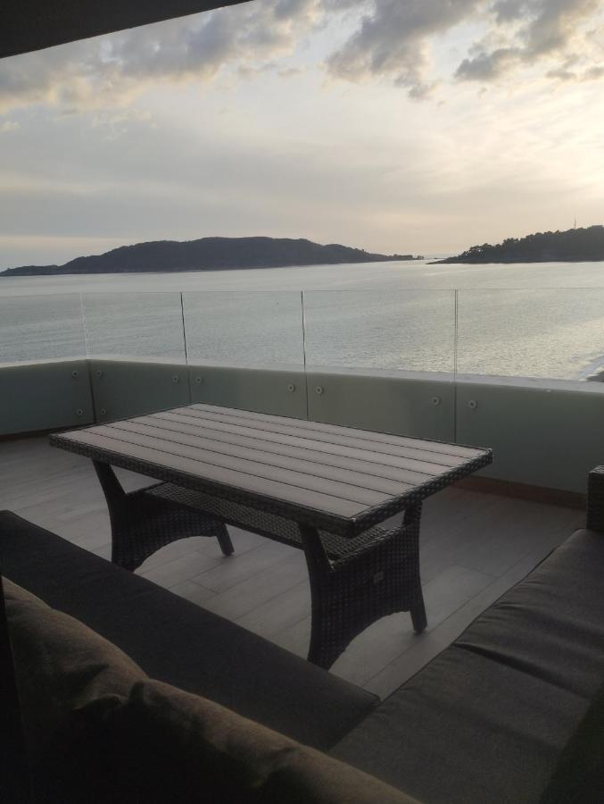 Beachfront Luxury Apartment *