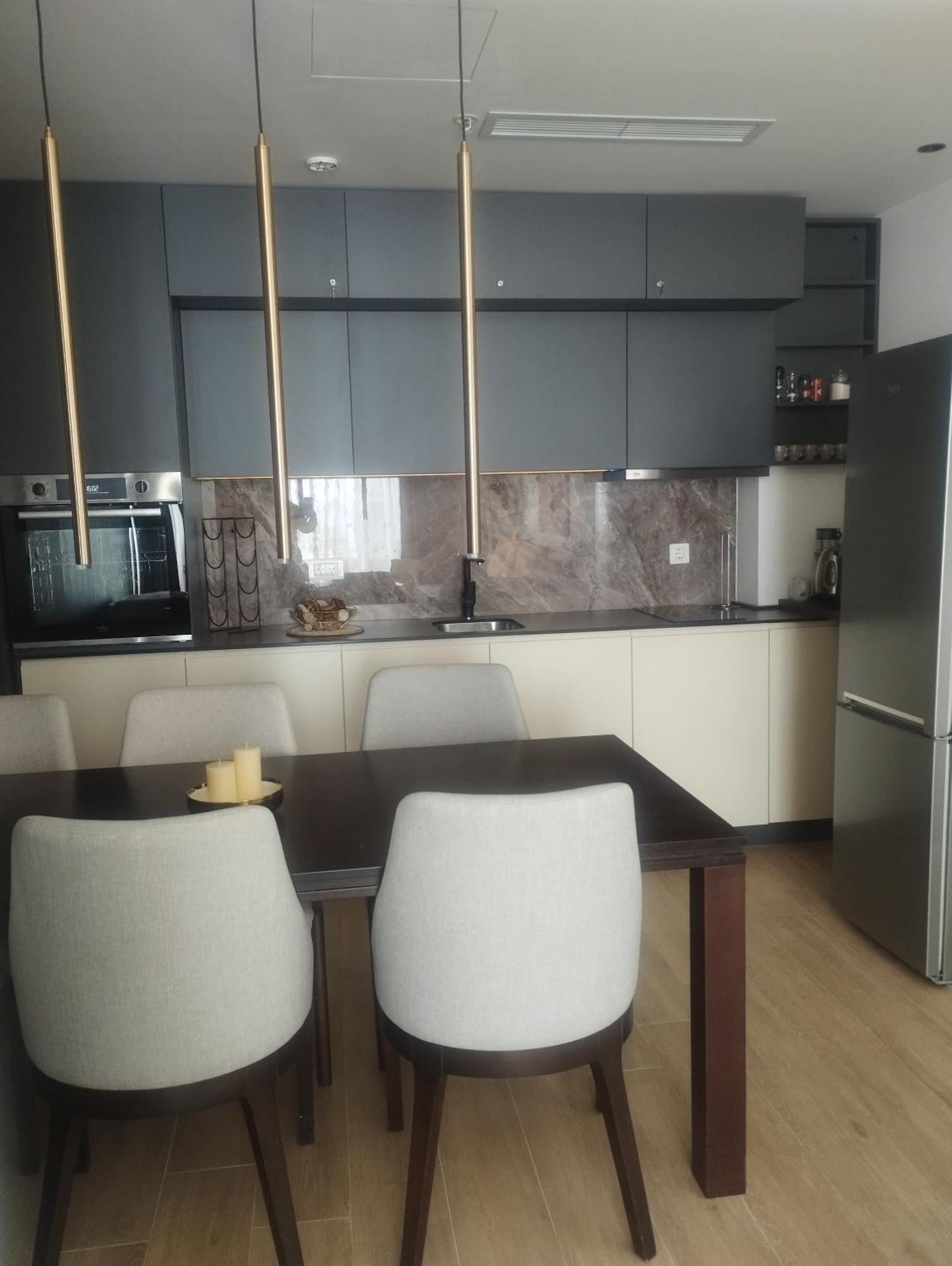 Beachfront Luxury Apartment *