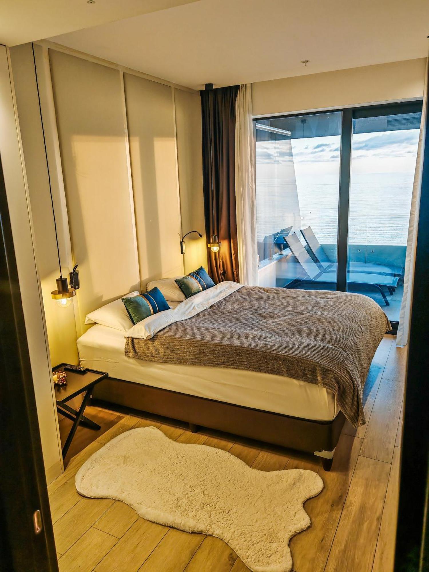 Beachfront Luxury Apartment Budva