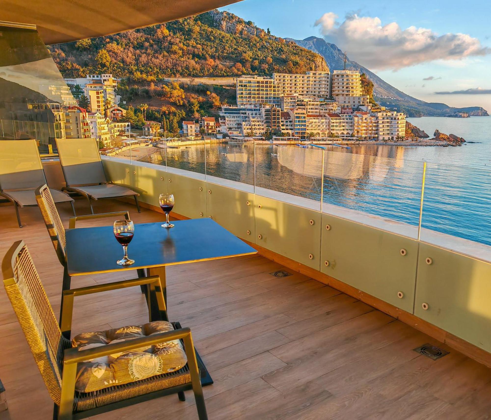 Beachfront Luxury * Budva