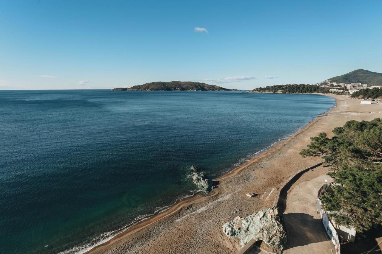 Daire Beachfront Luxury Budva